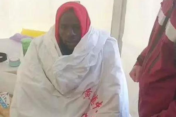 中国球员夏联首秀💪阿联大郅得分上双 周琦制霸攻防 小丁引遐想